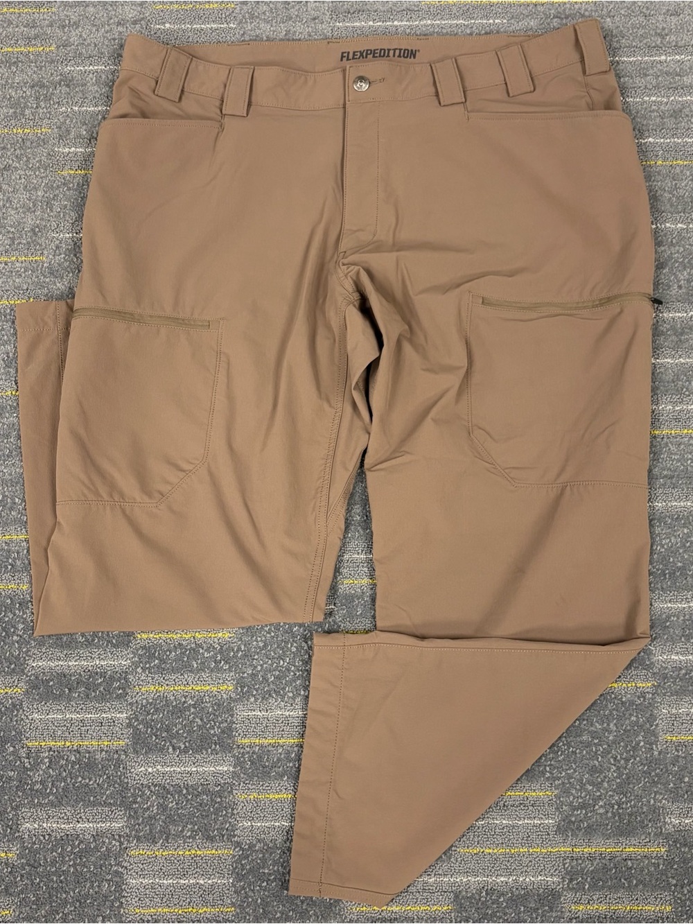 Duluth Trading Flexpedition Cargo Pants Men’s 42x30 Brown Nylon Stretch Relaxed
